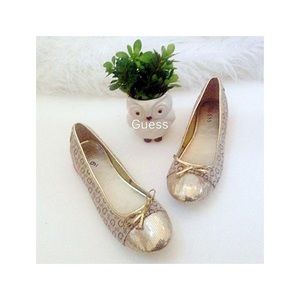 Guess sequenced flat Shoes Size9🌺🌺🌺